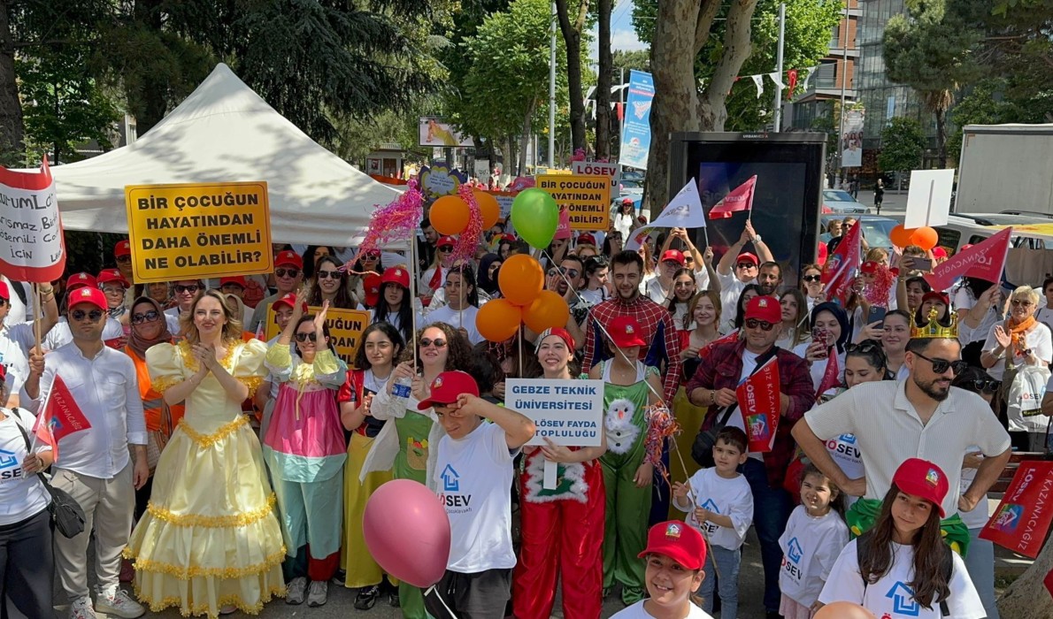 LÖSEV’İN ÖNDERLİĞİNDE ULUSLARARASI LÖSEMİLİ ÇOCUKLAR HAFTASI  “Bütün Dünyada Lösemili Çocuklar Eşittir”