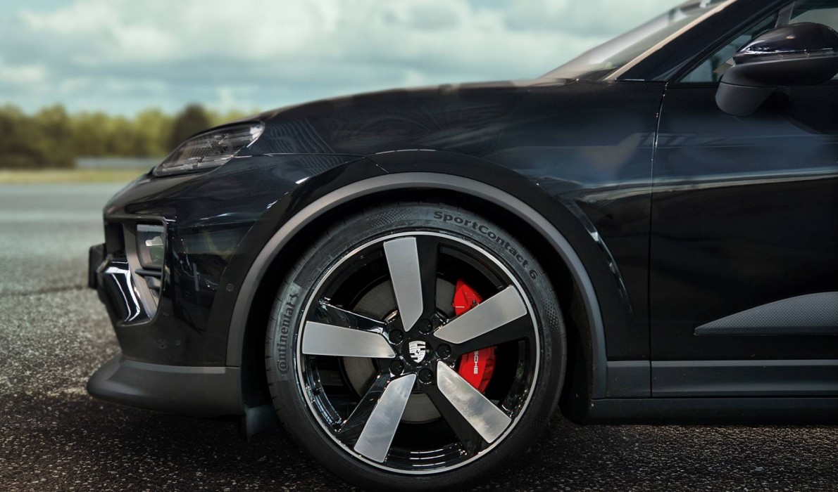 Porsche’nin Elektrikli Macan İçin  Yaz ve Kış Lastiği Tercihi Continental Oldu