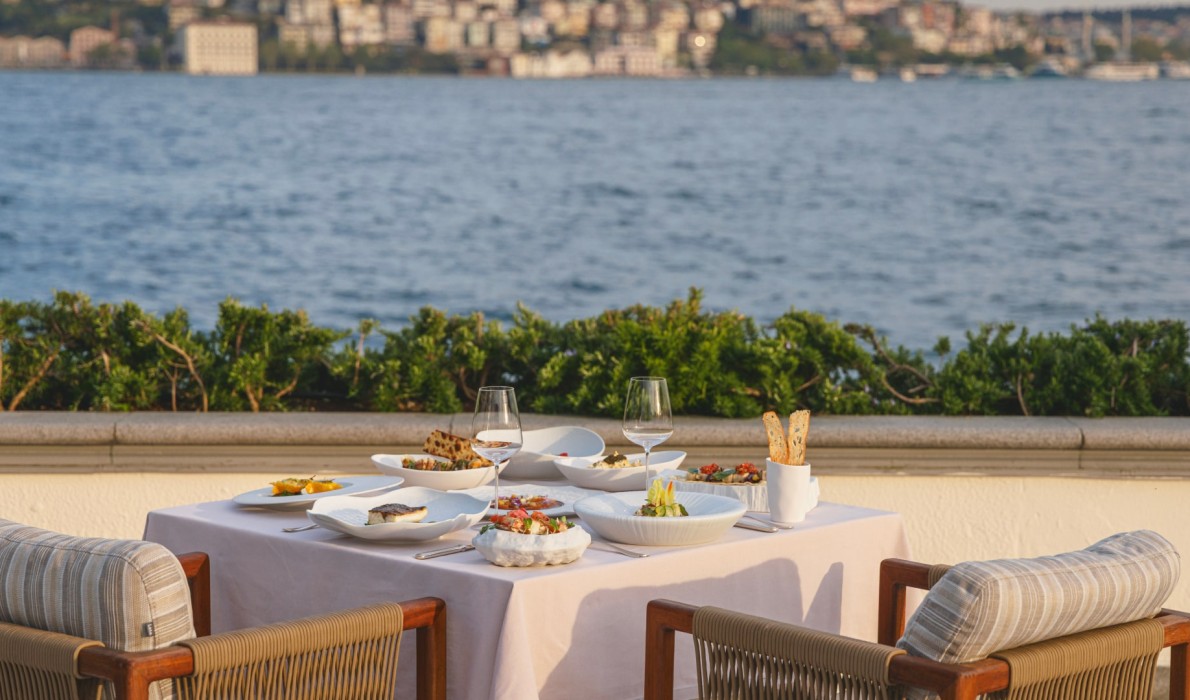 İstanbul’da Yaz, Four Seasons Hotels Istanbul Dokunuşuyla Güzelleşiyor