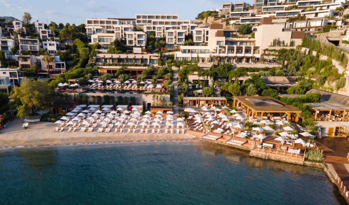 THE BODRUM EDITION’DA YAZ: BEACH DENEYİMİ YENİ NESİL VE SEÇKİN MARKALARLA BAŞTAN TANIMLANIYOR