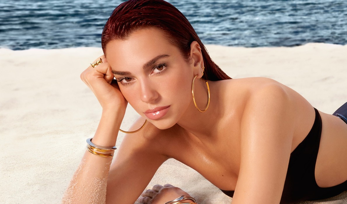 YSL İLE YAZ RÜYASINA YOLCULUK: BU SEZONUN FAS’TAN İLHAM ALAN VAZGEÇİLMEZ ÜRÜNLERİNİ KEŞFEDİN